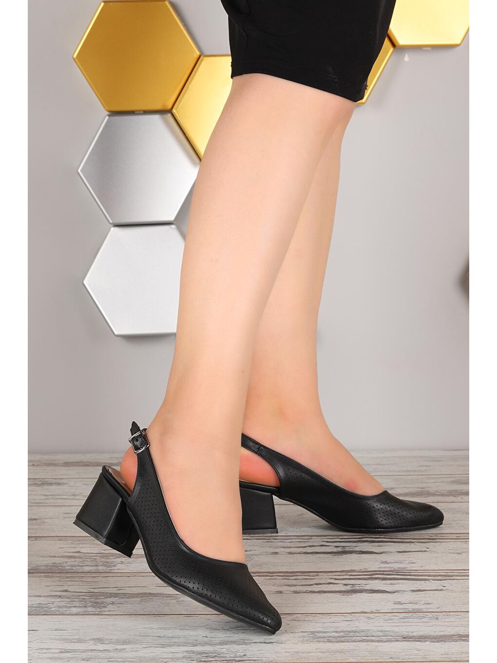 Siyah 6999-1 Cilt Lazerli 5 Cm Topuklu Kadın Sandalet Ayakkabı