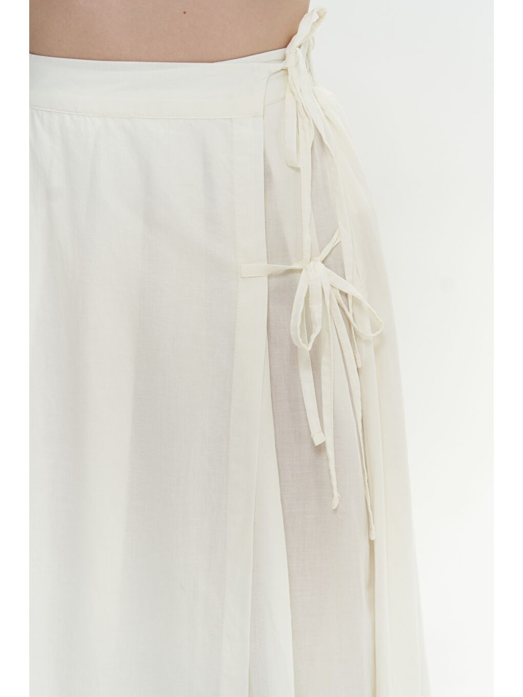 Aida İp Detay Pileli Ekru Etek-7