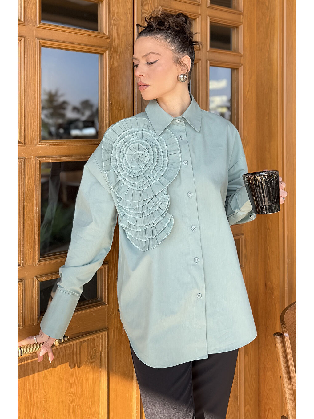 Yeşil Gül Detaylı Tarz Kadın Gömlek-1