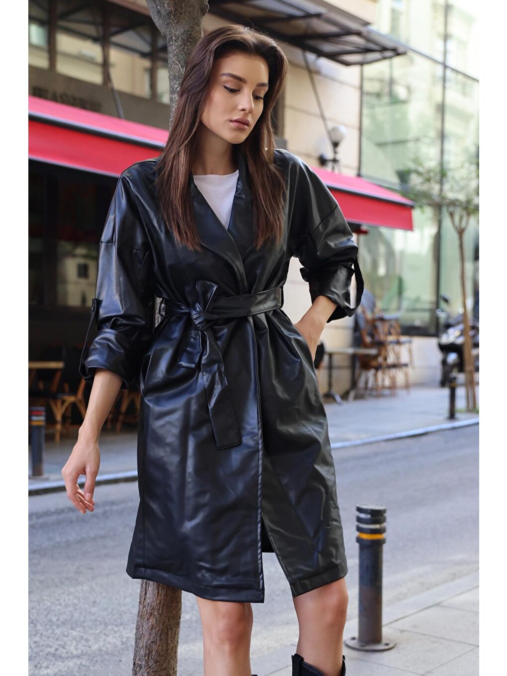 Siyah Kuşaklı Kolu Katlamalı Suni Deri Trençkot-3