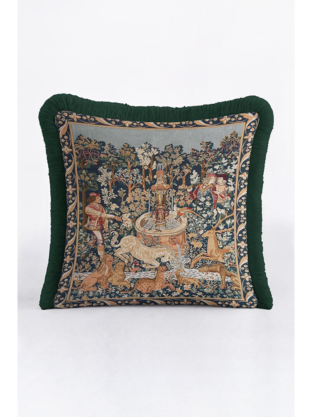 Karışık Asil Saray Figürlü Saçaklı Yastık Kılıfı - Şövalye Orman Gotik Yeşil Gold Püsküllü Kırlent Kılıfı-1