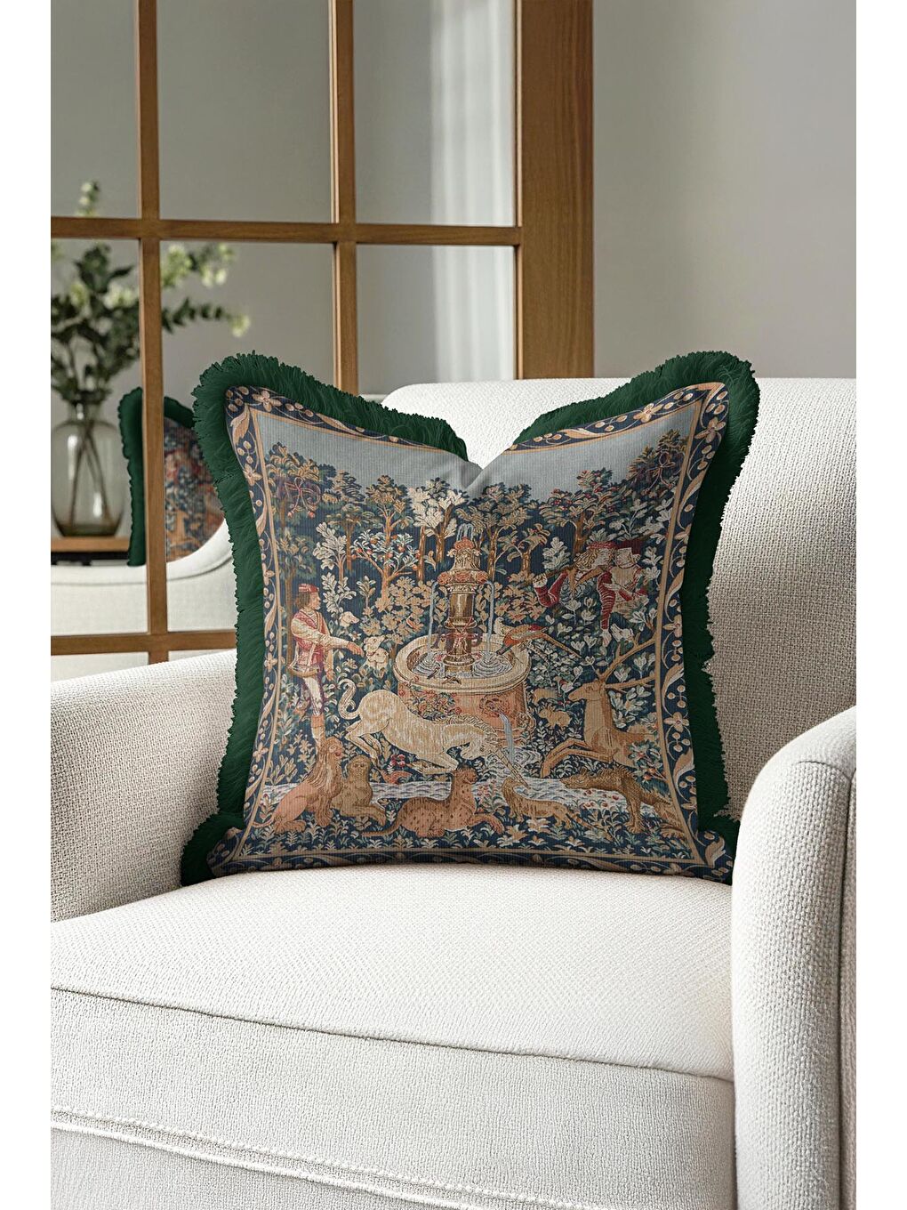 Karışık Asil Saray Figürlü Saçaklı Yastık Kılıfı - Şövalye Orman Gotik Yeşil Gold Püsküllü Kırlent Kılıfı-2