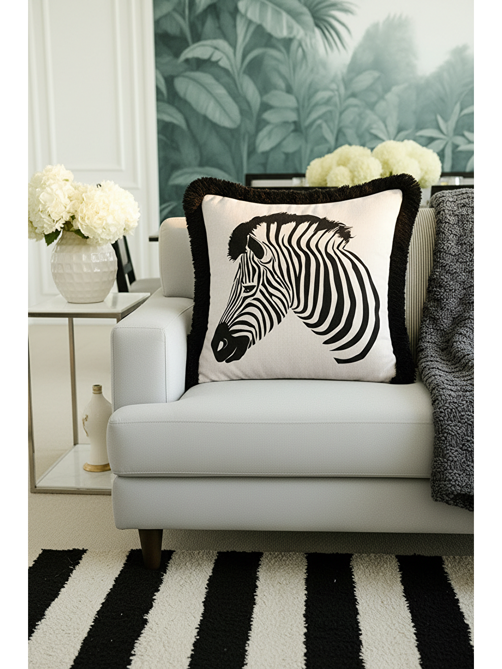 Karışık Zebra Çizgili Saçaklı Yastık Kılıfı - Siyah Beyaz Safari Etnik Klasik Püsküllü Kırlent Kılıfı-1