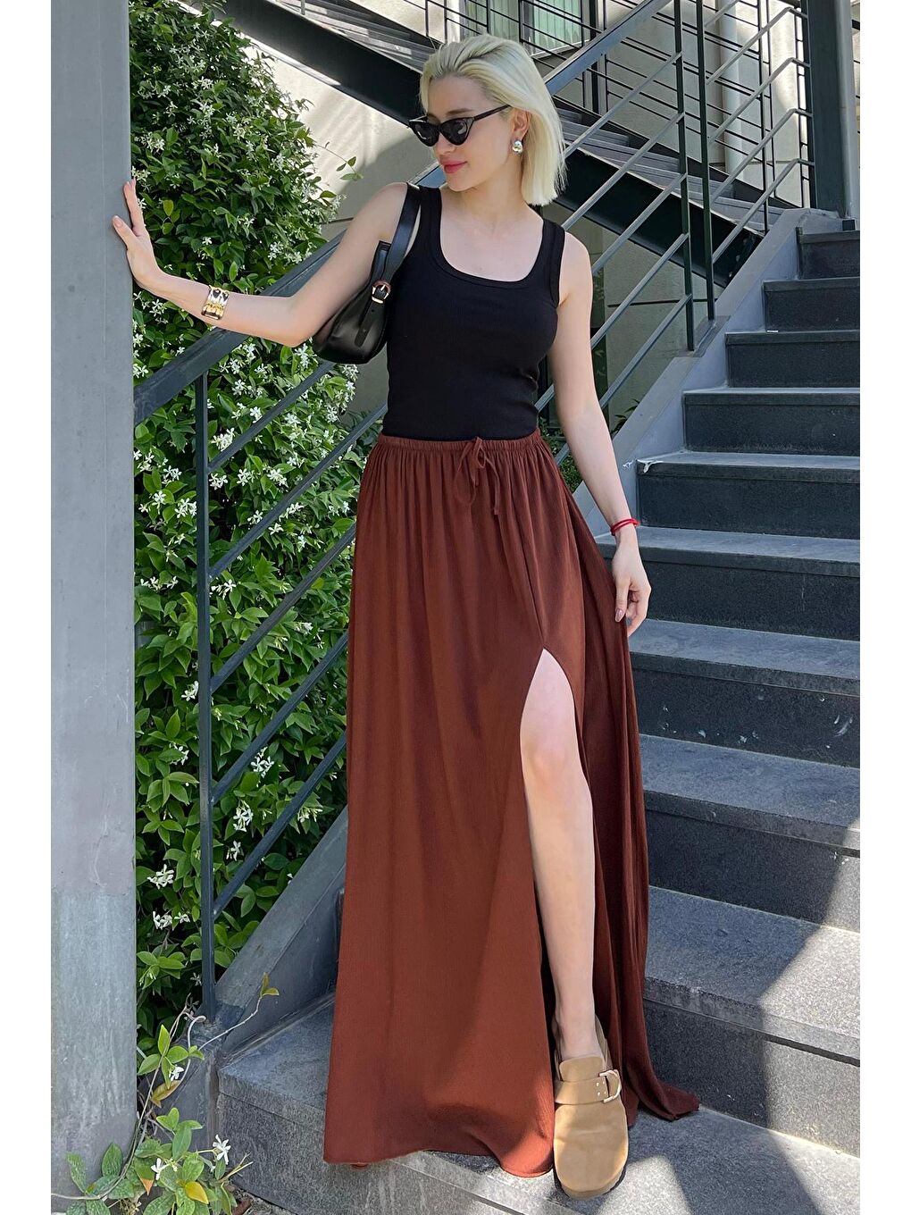 Kahverengi Beli Lastikli Yırtmaçlı Uzun Kadın Etek Mg2062-1