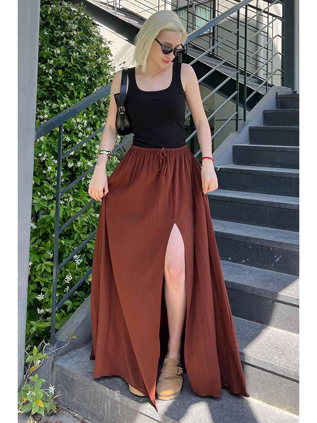 Kahverengi Beli Lastikli Yırtmaçlı Uzun Kadın Etek Mg2062-4