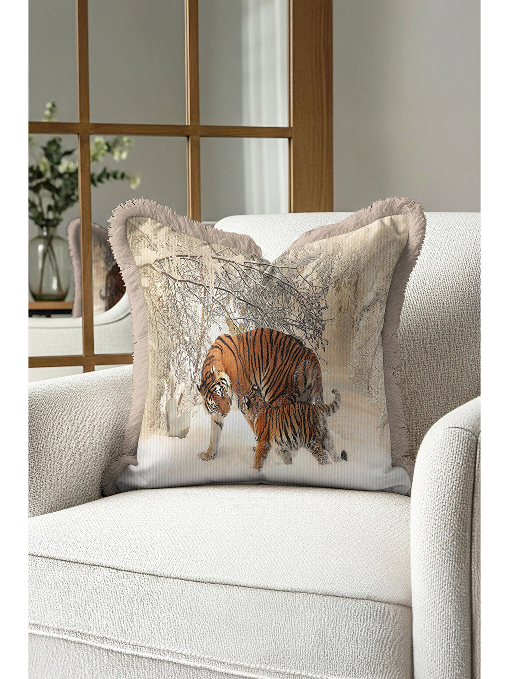 Karışık Vahşi Doğa Kaplan Temalı Saçaklı Yastık Kılıfı - Kış Ormanı Rustik Bej Püsküllü Kırlent Kılıfı-1