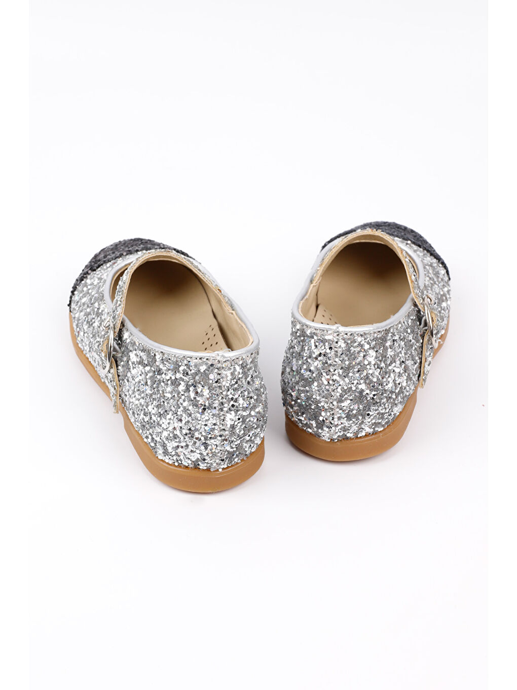 Gri Gümüş Pullu Tokalı Kız Çocuk Ayakkabı-3