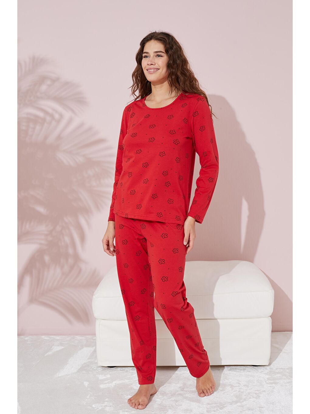 Kırmızı Çiçek Desenli Pamuklu Pijama Takımı-1