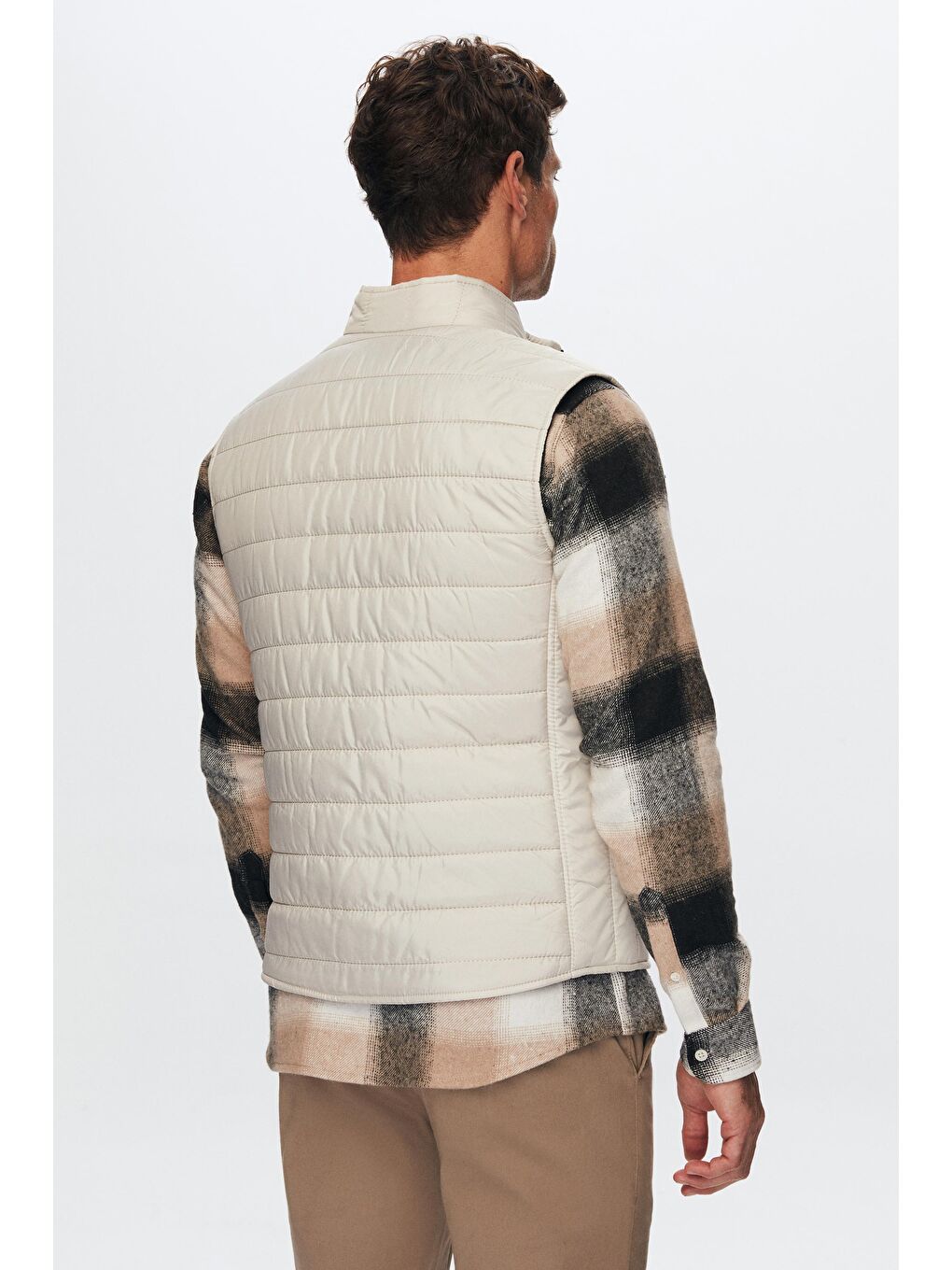 Bej Regular Fit Taş Dik Yaka Elyaf Dolgulu Mevsimlik Fermuarlı Şişme Yelek Mont-3