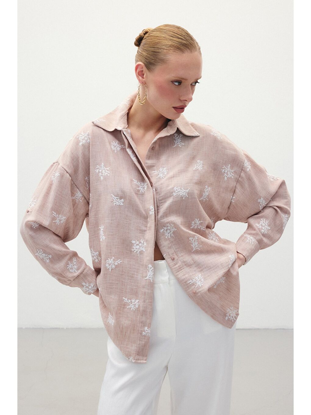 Pembe Salaş Nakışlı Gömlek - Pudra
