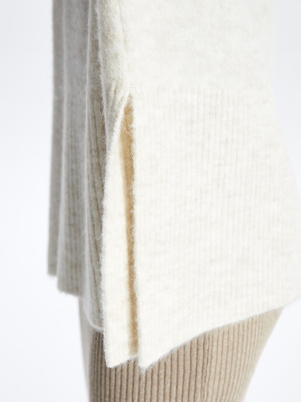 Ekru Balıkçı Yaka Yumuşak Dokulu Rahat Kalıp Triko Kazak - Vanetta-4