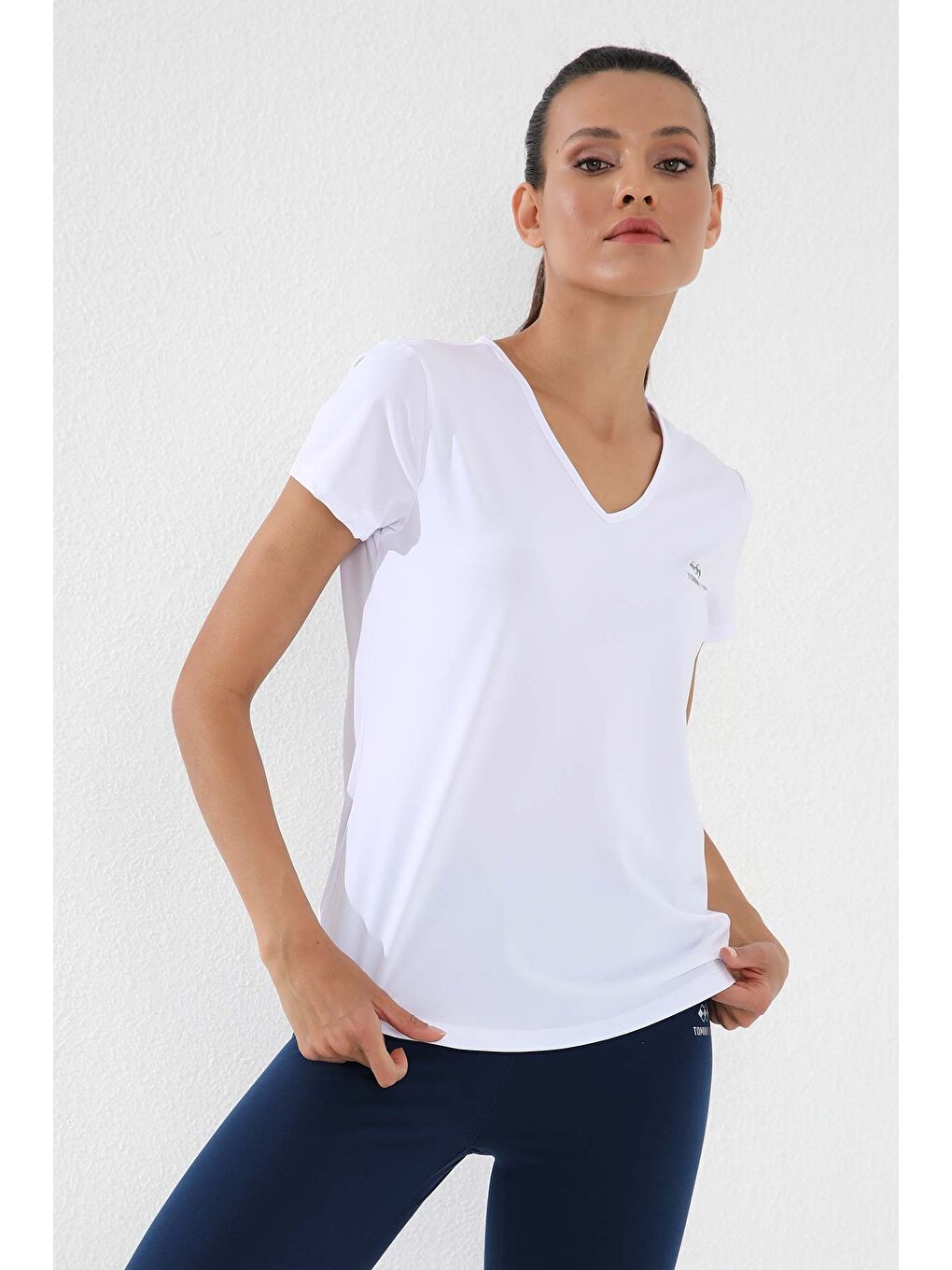 Beyaz Basic Kısa Kol Standart Kalıp V Yaka Kadın Tişört - 97145