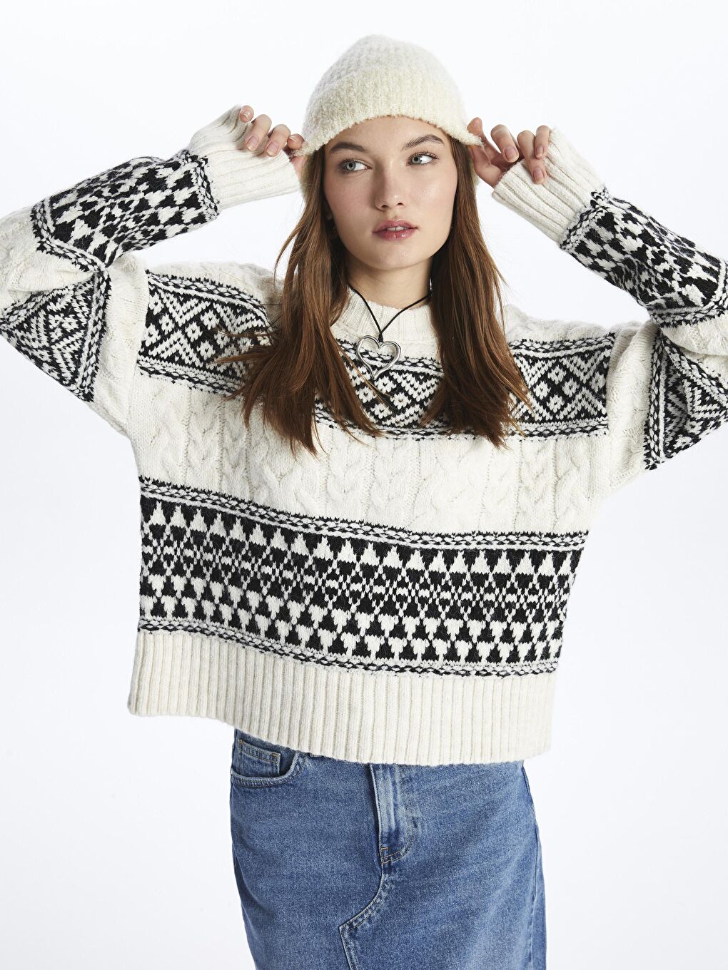 Barcelona - Bisiklet Yaka Yumuşak Dokulu Jakarlı Triko Kazak - Beyaz-Siyah Renk-1