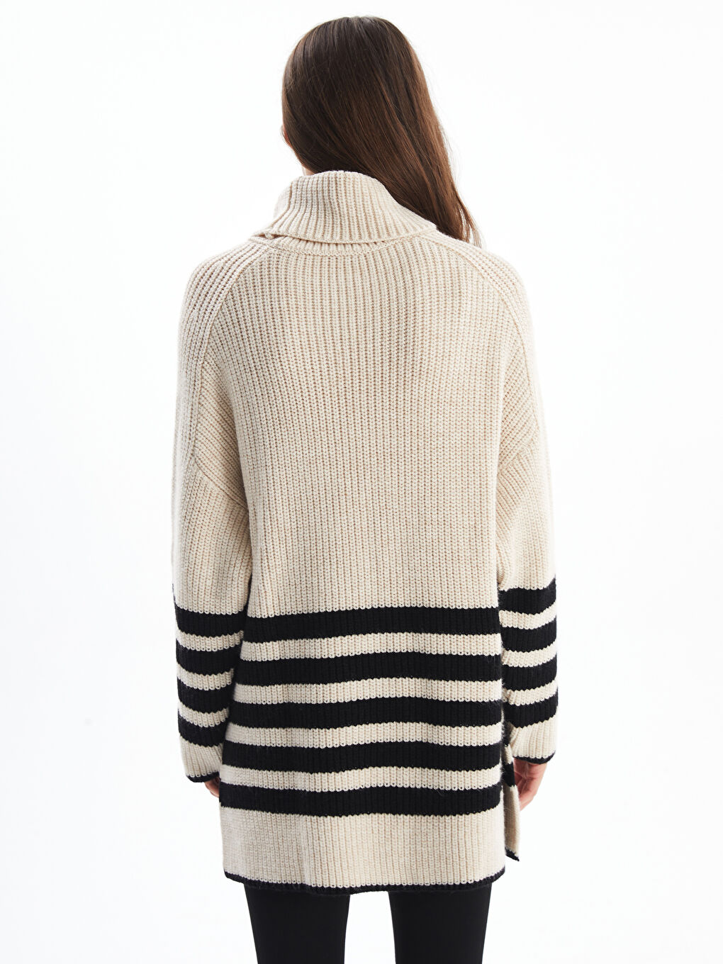 Brindisi - Balıkçı Yaka Yumuşak Dokulu Rahat Kalıp Çizgili Triko Kazak - Ekru-Siyah Çizgili Renk-3