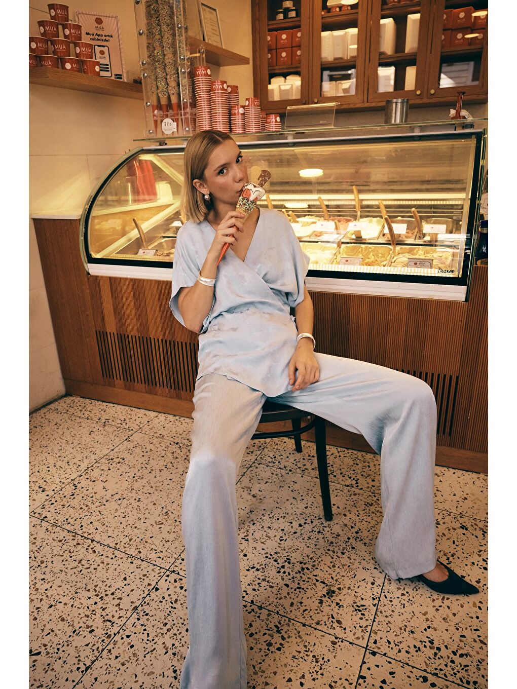 Bağlamalı Jakarlı Saten Bluz - Bebe Mavi-1