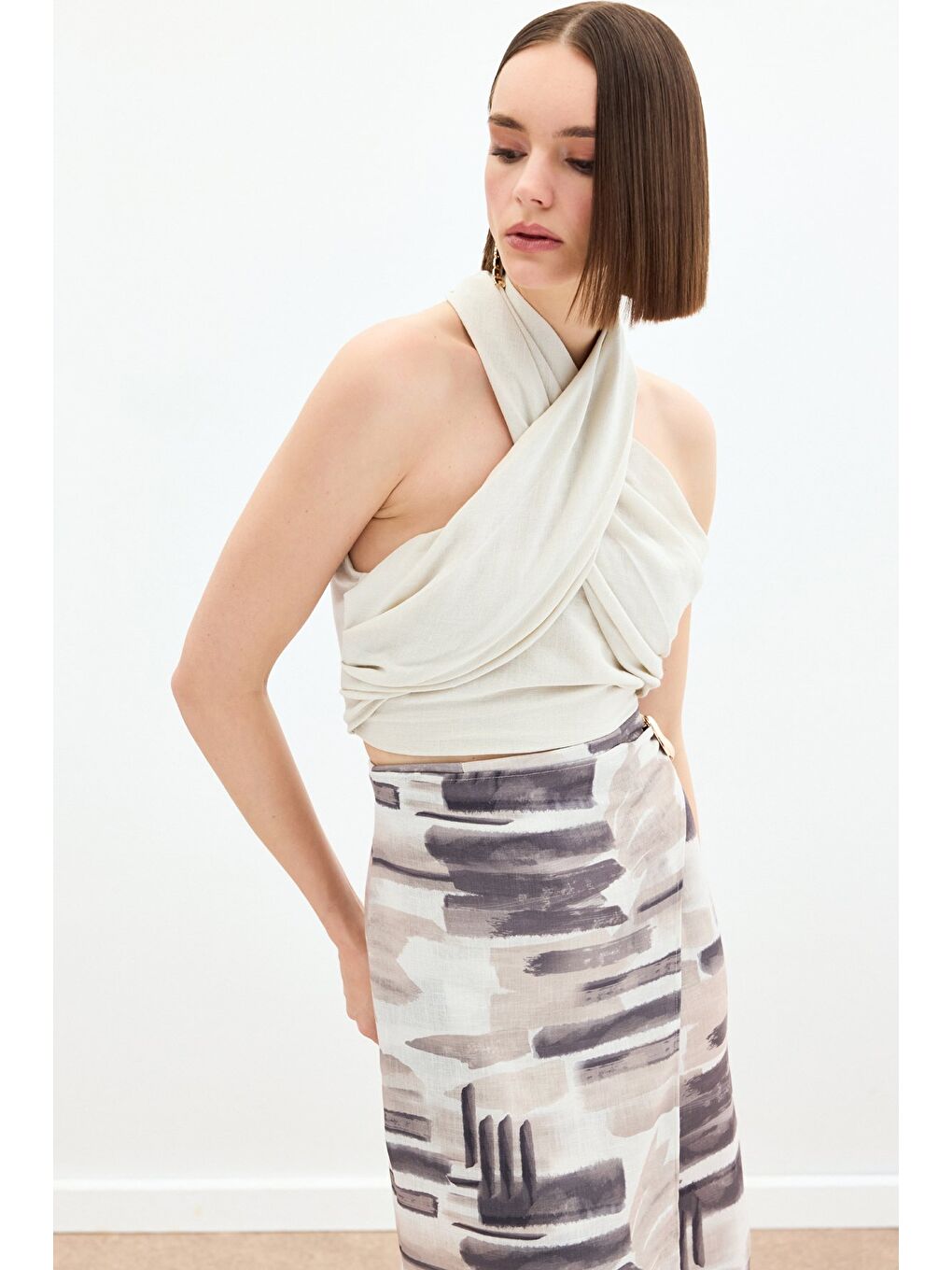 Halter Yaka Keten Crop Bluz - Bej-5