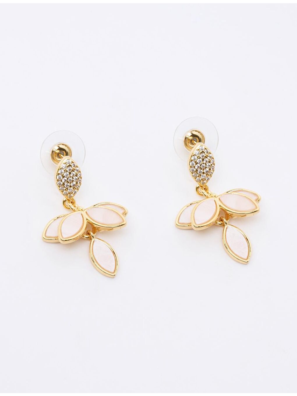 Beyaz Yaprak Figürlü Zarif Küpe