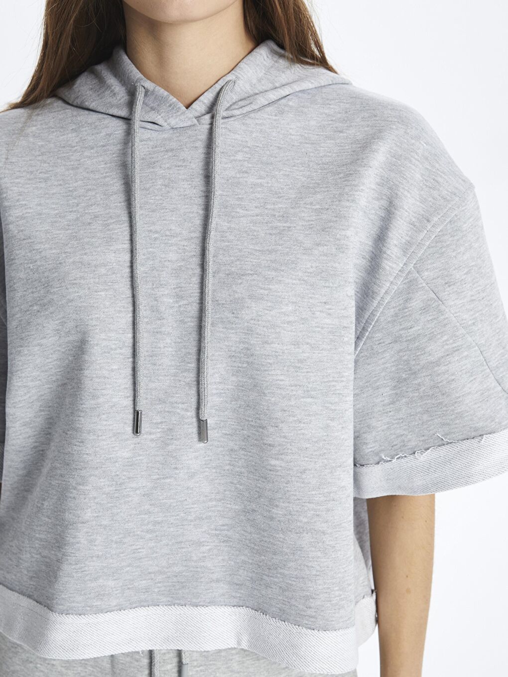 Gri Kapüşonlu Rahat Kalıp Crop Sweatshirt - London-3