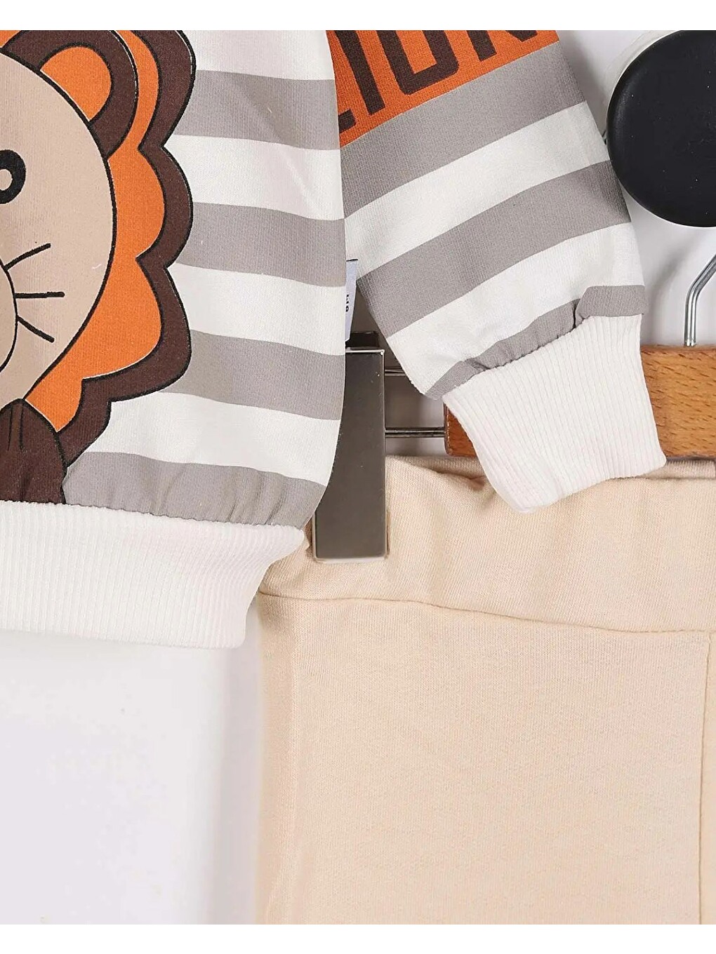 Gri Aslan Desenli Bebek Takımı (3-18 Ay) - Çizgili Uzun Kollu Sweatshirt Ve Eşofman Altı-3