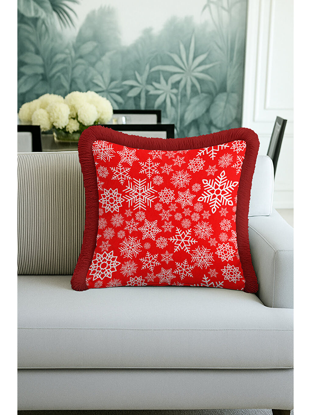 Karışık Yılbaşı Kar Tanesi Motifli Saçaklı Yastık Kılıfı - Kış Temalı Kırmızı Beyaz Püsküllü Kırlent Kılıfı-2