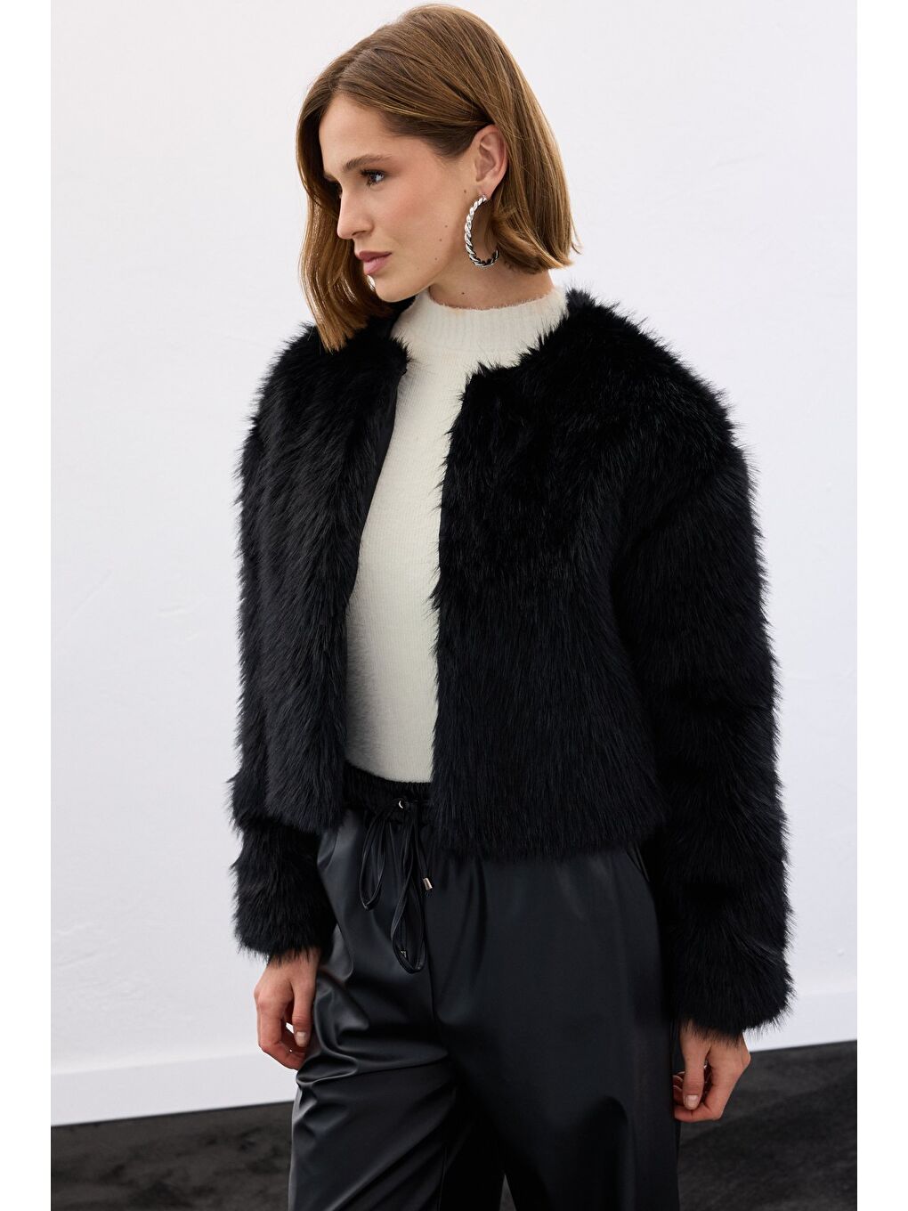 Yakasız Kürk - Siyah-1