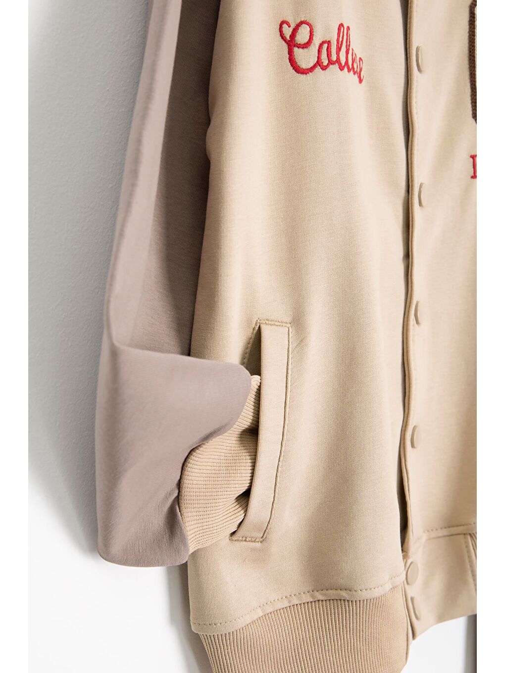 Bej Yazı Nakışlı Kolej Ceketli Erkek Çocuk Eşofman Takımı 21225-3