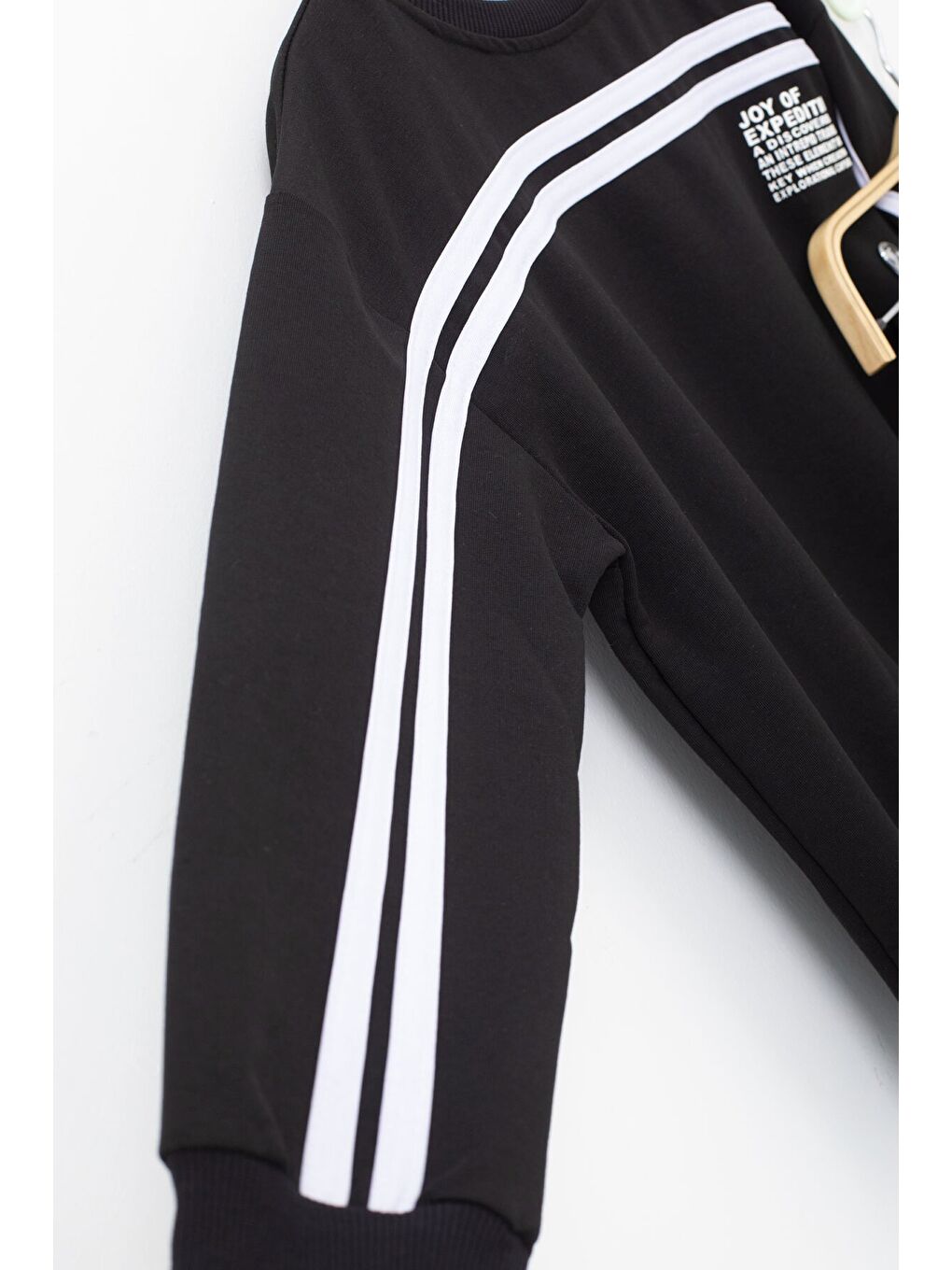 Siyah Şerit Detaylı Bisiklet Yaka Erkek Çocuk Basic Eşofman Takımı 21260-4