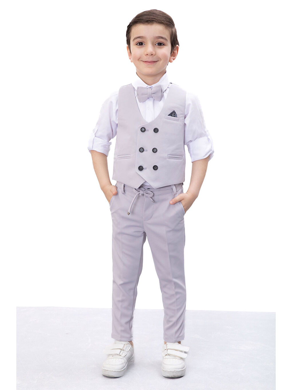 Gri Düğmeli Yelekli Papyonlu Gömlekli Erkek Çocuk 4lü Takım Elbise 20544-1