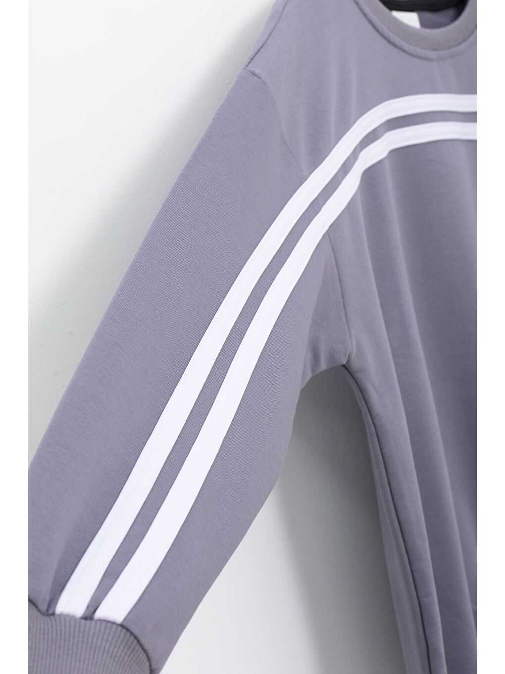 Gri Füme Şerit Detaylı Bisiklet Yaka Erkek Çocuk Basic Eşofman Takımı 21264-4