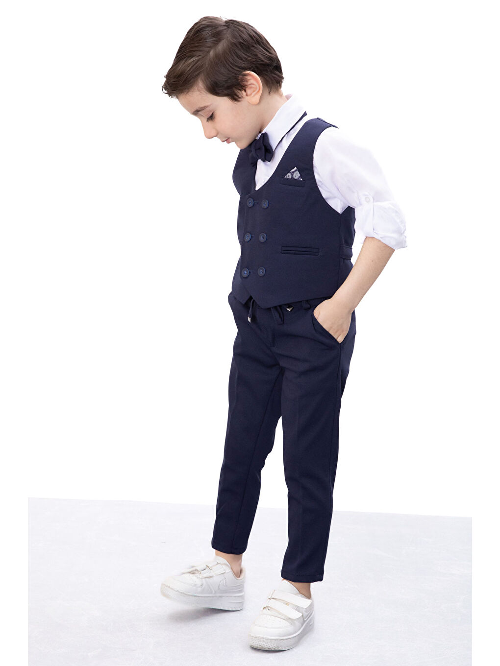Lacivert Düğmeli Yelekli Papyonlu Gömlekli Erkek Çocuk 4lü Takım Elbise 20543-2