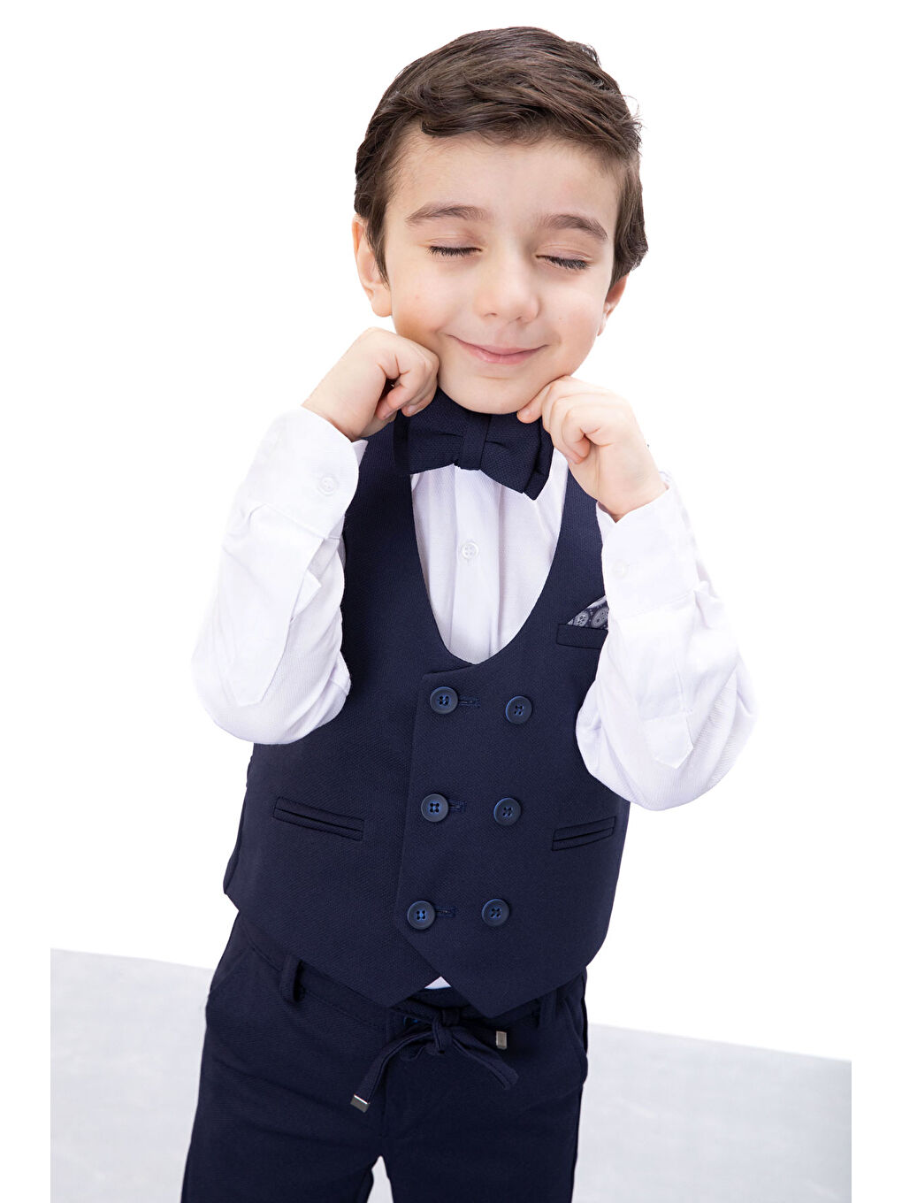 Lacivert Düğmeli Yelekli Papyonlu Gömlekli Erkek Çocuk 4lü Takım Elbise 20543-3