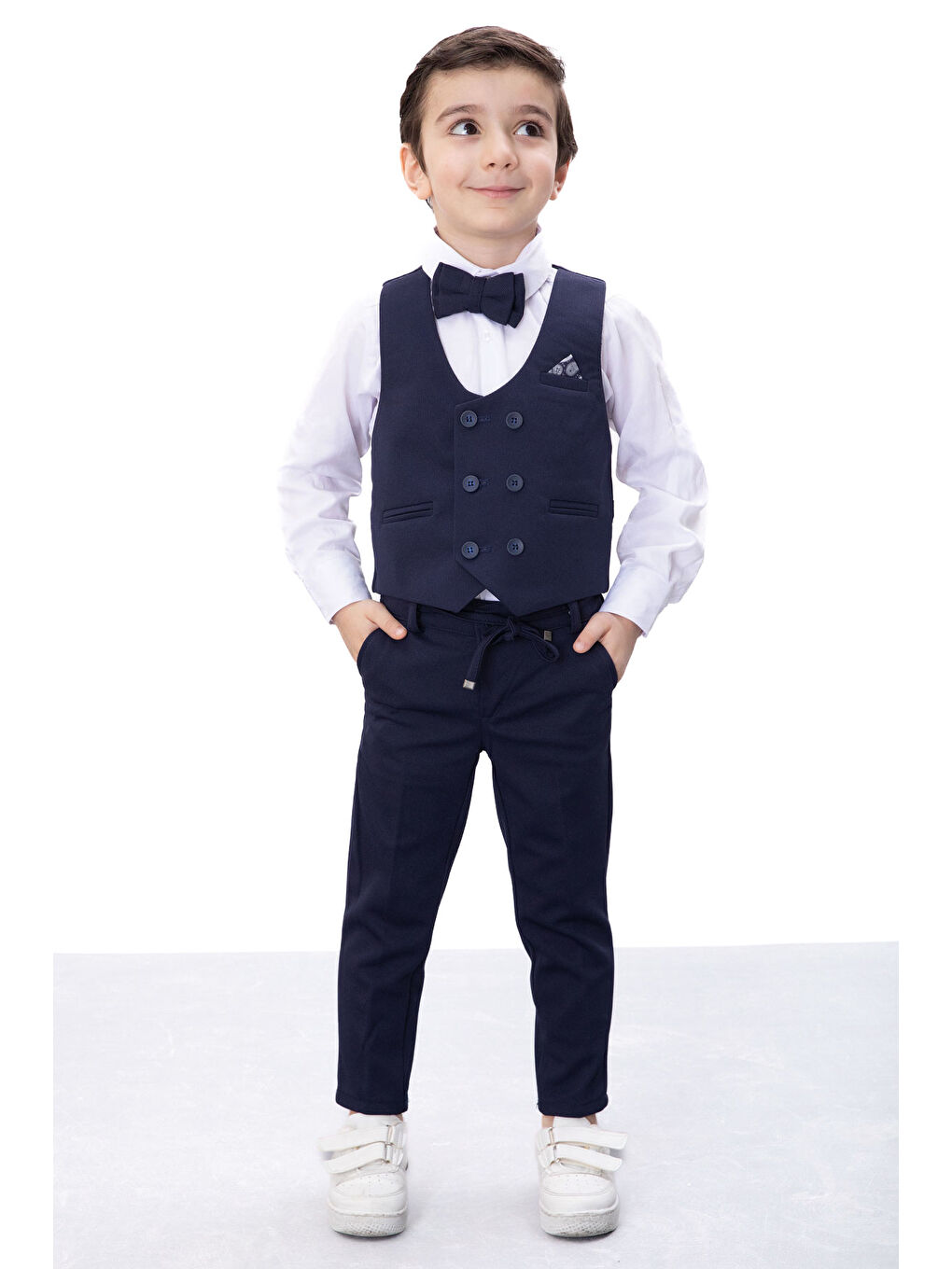 Lacivert Düğmeli Yelekli Papyonlu Gömlekli Erkek Çocuk 4lü Takım Elbise 20543-4
