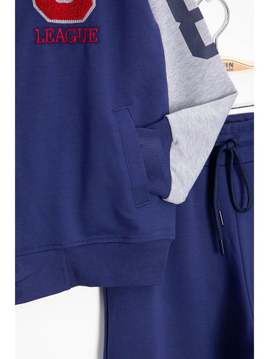 Mavi Yazı Nakışlı Kolej Ceketli Erkek Çocuk Eşofman Takımı 21224-3