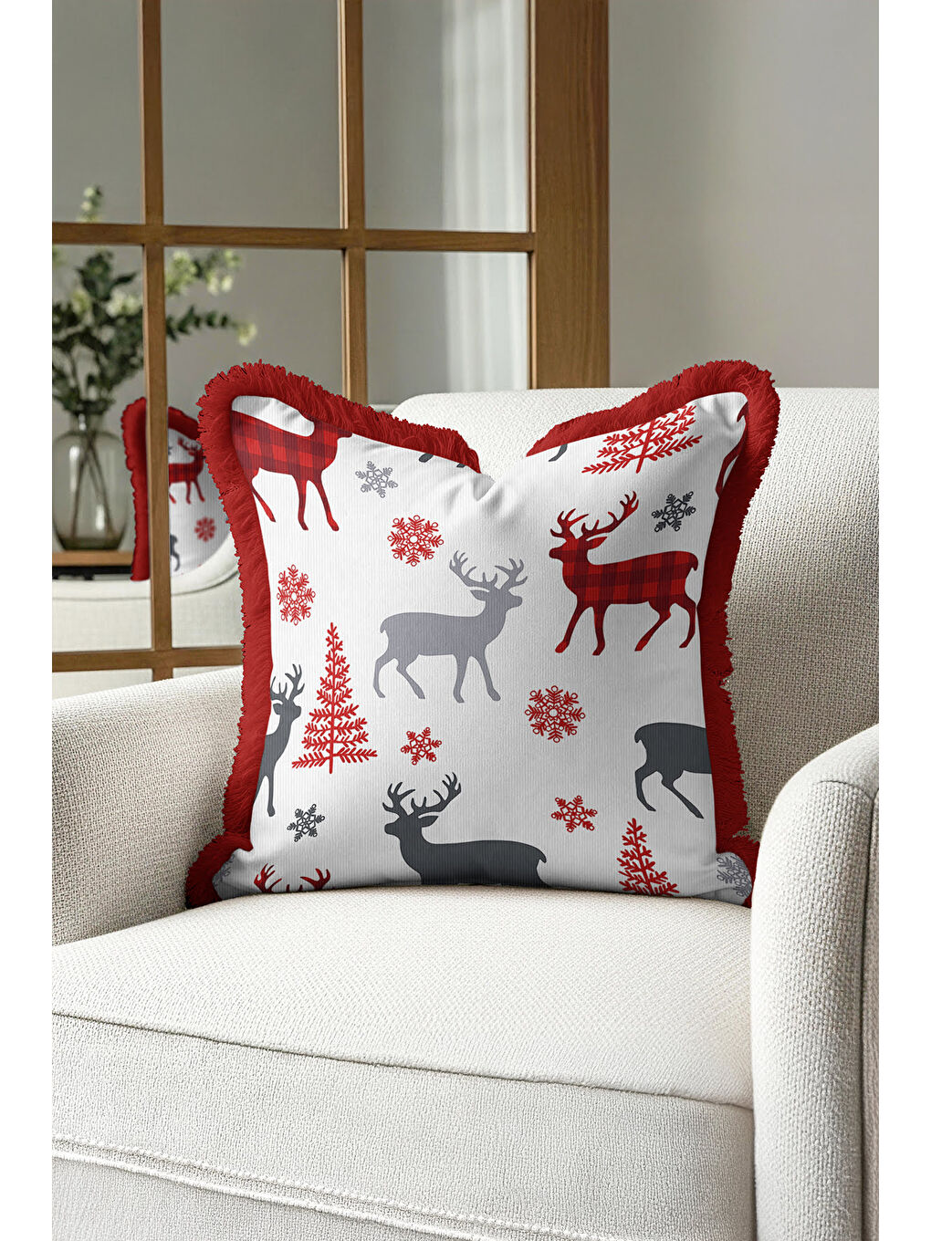 Karışık Kış Temalı Geyikli Saçaklı Yastık Kılıfı - Nordic Rustik Kırmızı Gri Püsküllü Kırlent Kılıfı-2