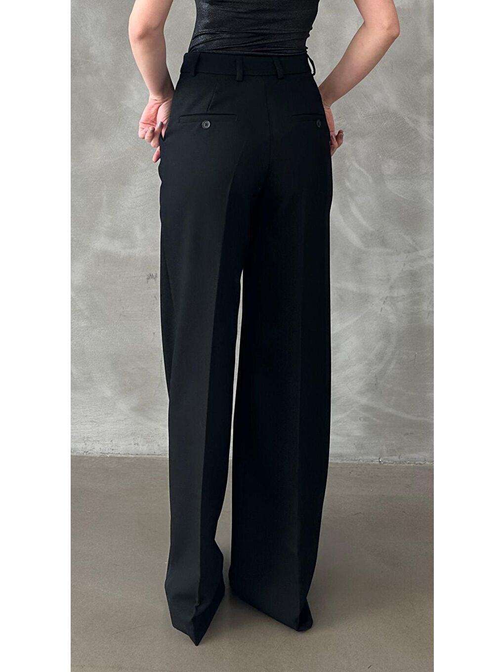 Siyah Kemer Detaylı Yüksek Bel Kumaş Pantolon Mg2285-4