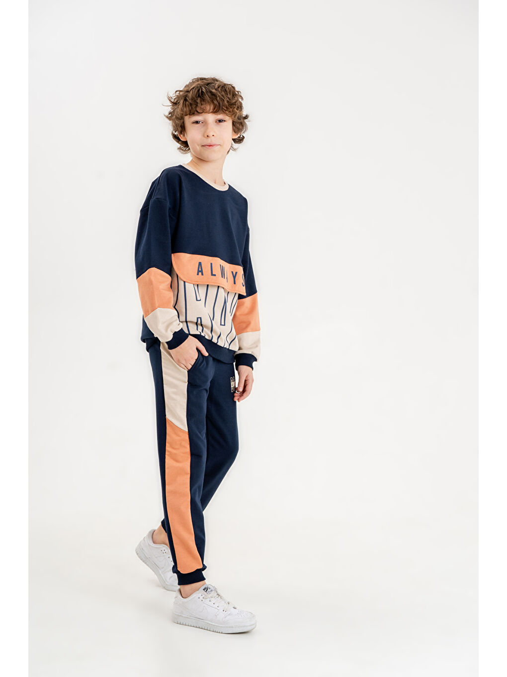 Lacivert Always Brave Baskılı Kanguru Cep Detay Bisiklet Yaka Alt Üst Erkek Çocuk Eşofman Takımı-1