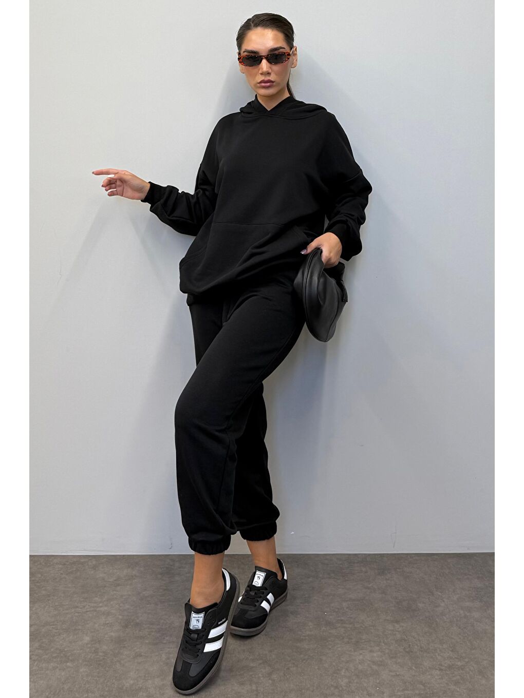 Siyah Kapüşonlu Kadın Eşofman Takımı Mg1225-1