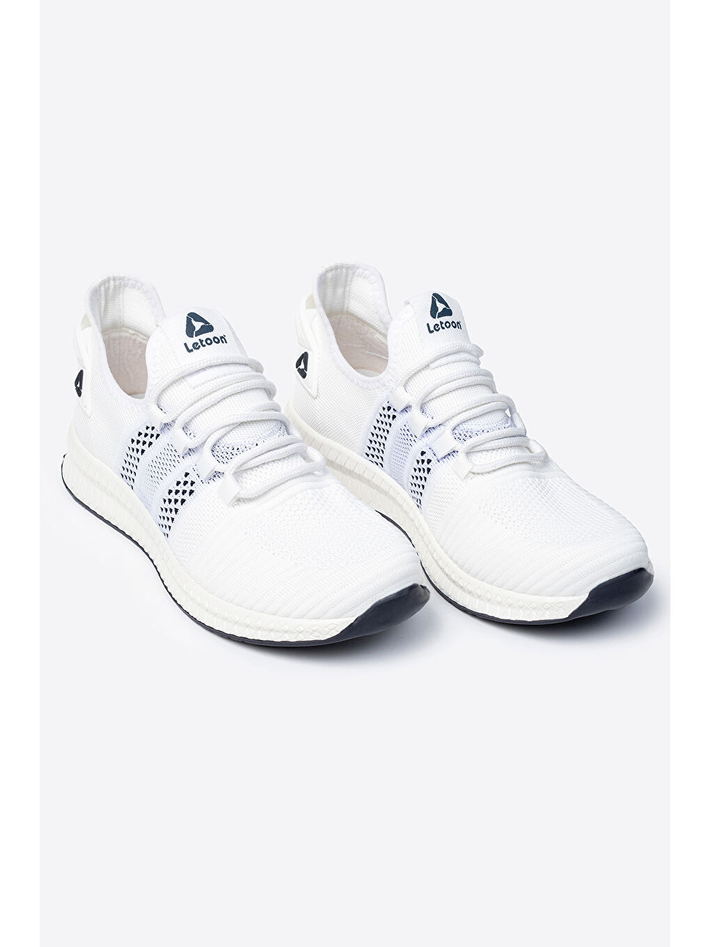 Beyaz Yuvarlak Burunlu Bağcıklı Erkek Spor Ayakkabı