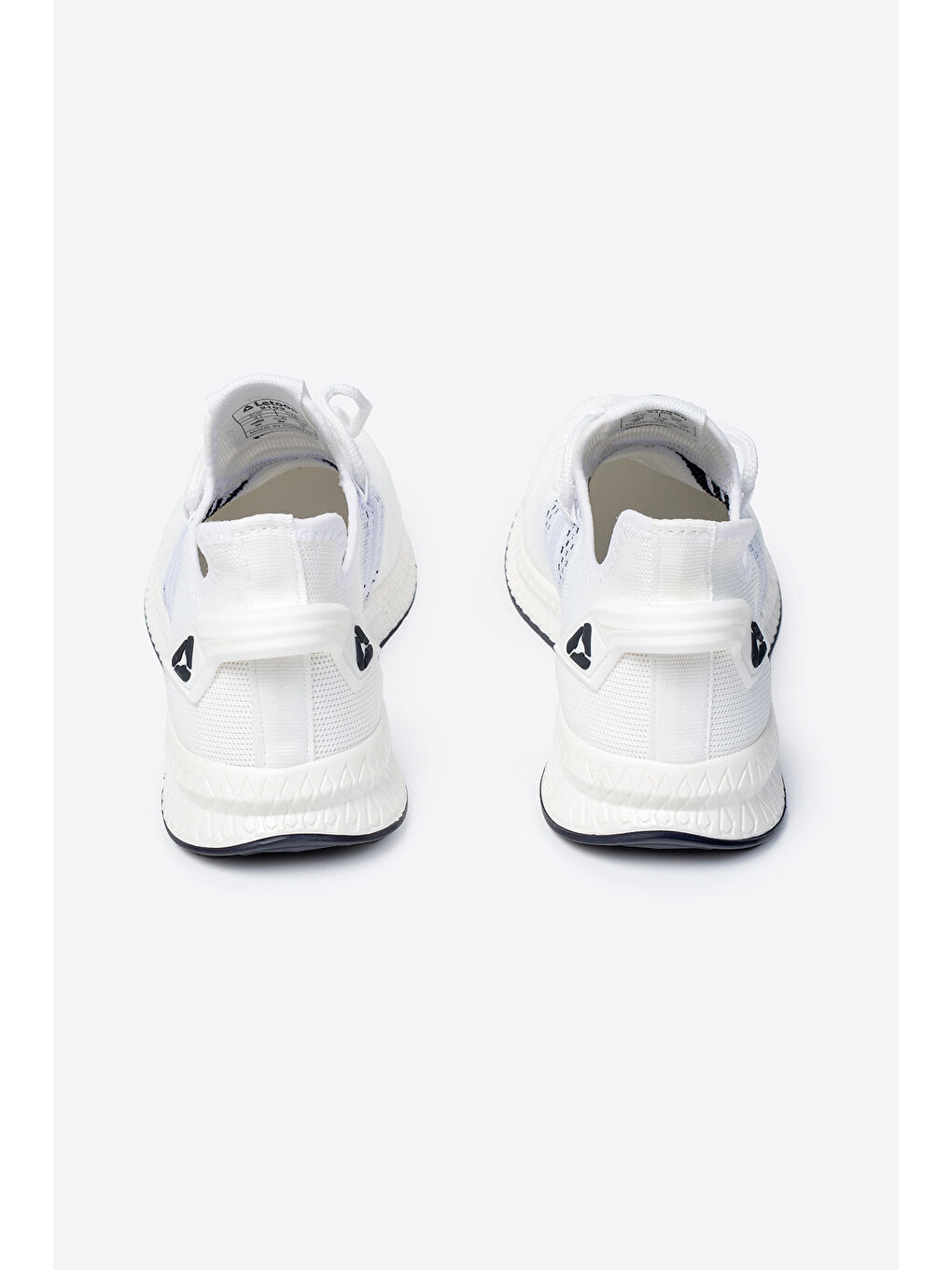 Beyaz Yuvarlak Burunlu Bağcıklı Erkek Spor Ayakkabı-1