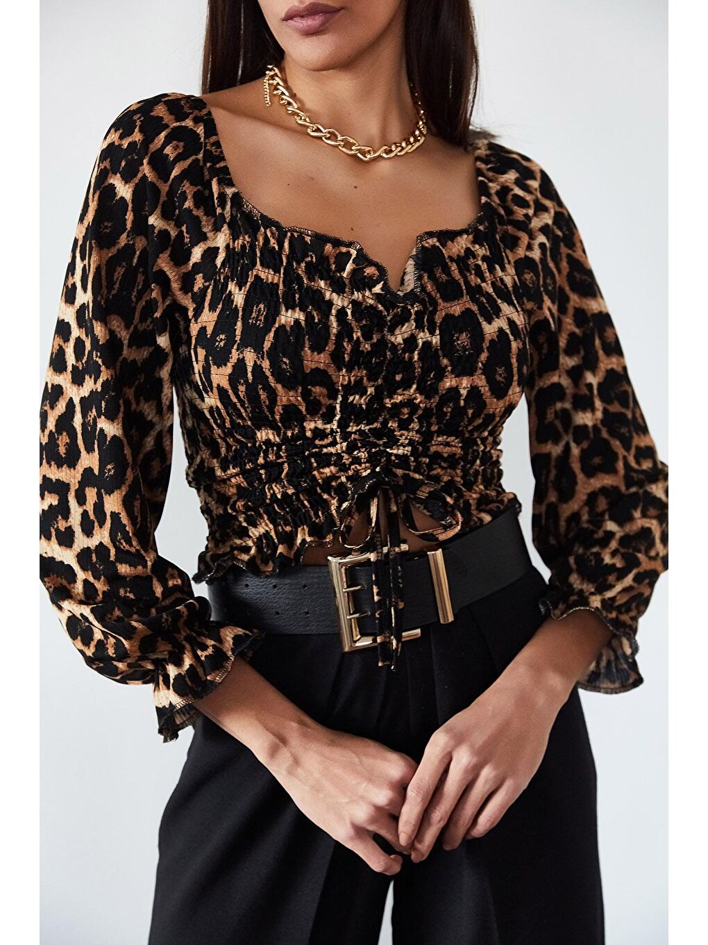 Kahverengi Leopar Desenli Gipeli Büzgülü Bluz 1KXK2-44718-60-2
