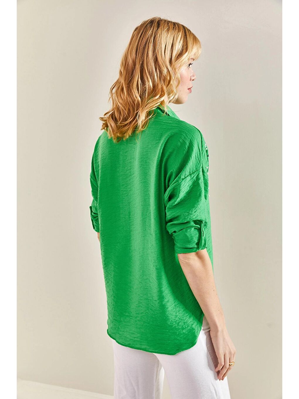 Yeşil Kadın Papatya İşlemeli Kol Katlamalı Ayrobin Gömlek-1