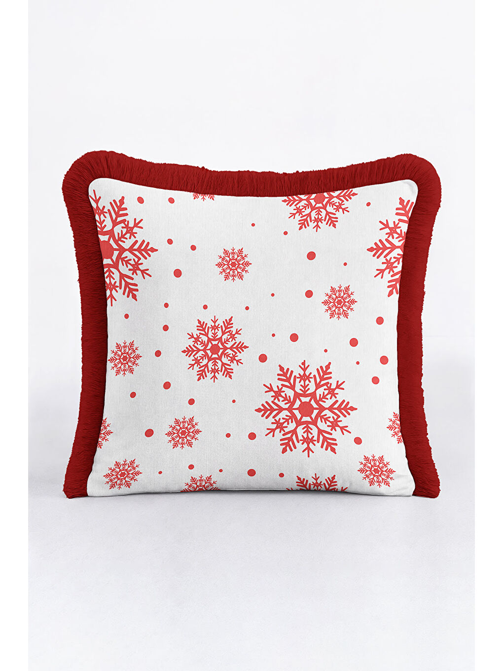 Karışık Kar Tanesi Motif Saçaklı Yastık Kılıfı - Kış Temalı İskandinav Kırmızı Beyaz Püsküllü Kırlent Kılıfı