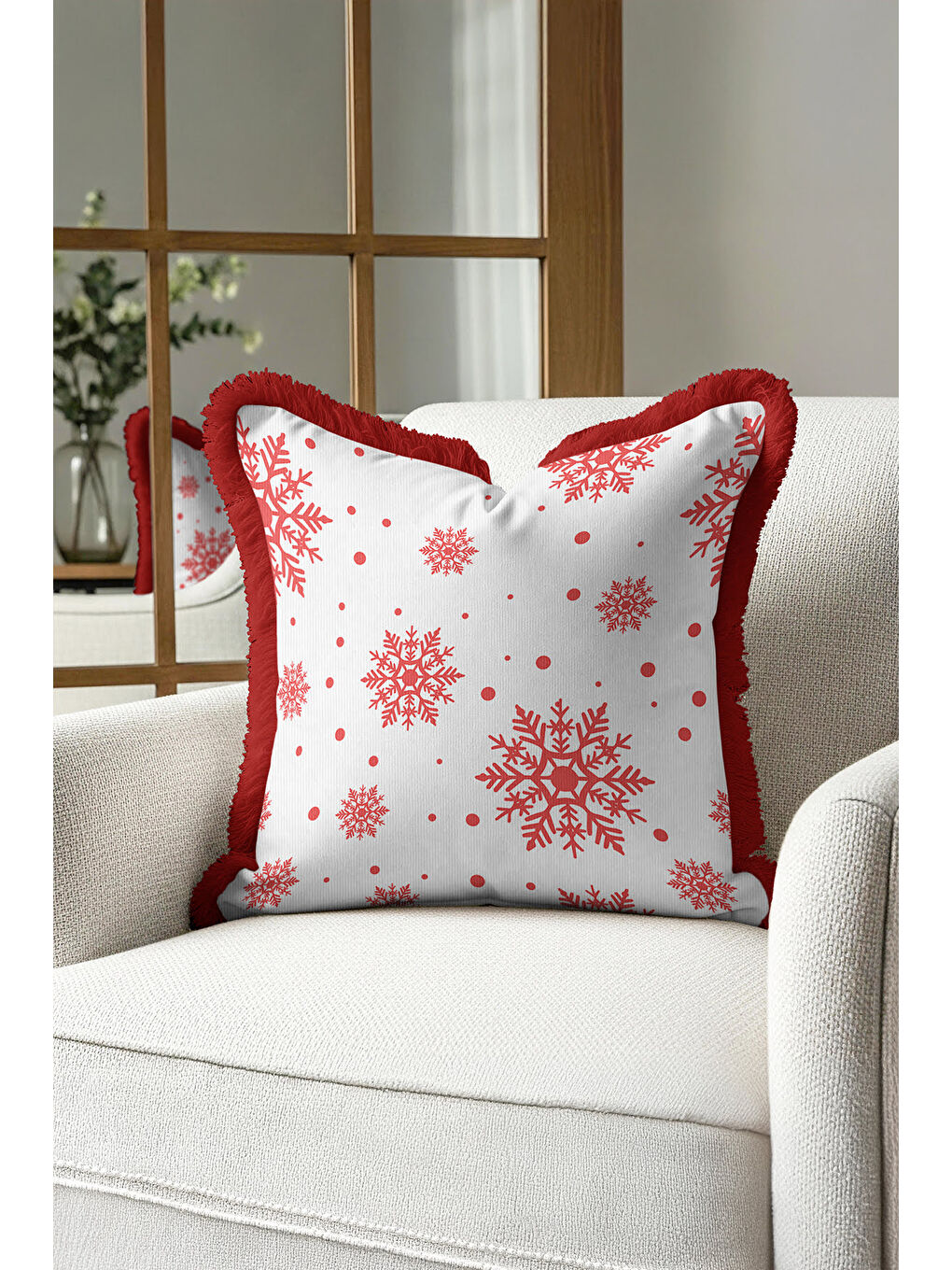 Karışık Kar Tanesi Motif Saçaklı Yastık Kılıfı - Kış Temalı İskandinav Kırmızı Beyaz Püsküllü Kırlent Kılıfı-3