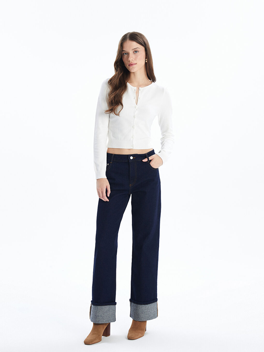 Kosova   Düğme Detaylı ve Bisiklet Yaka Düz Dar Kalıp Triko Hırka    Beyaz Renk-1