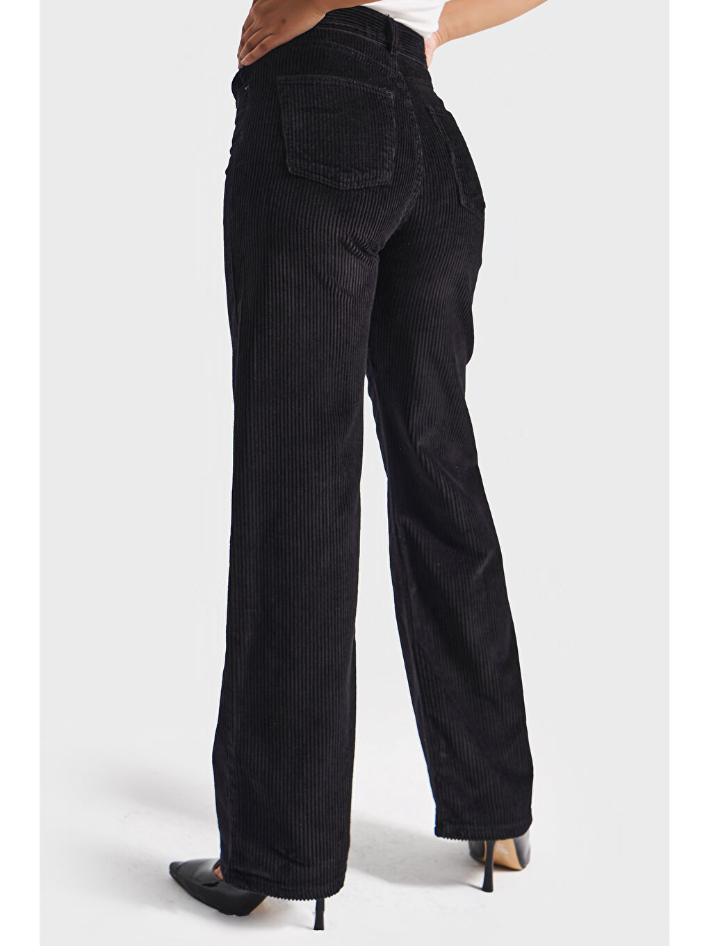 Kadın Siyah Doris 26w41 Renk Straight Fit Kalın Fitilli Kadife Pantolon-4