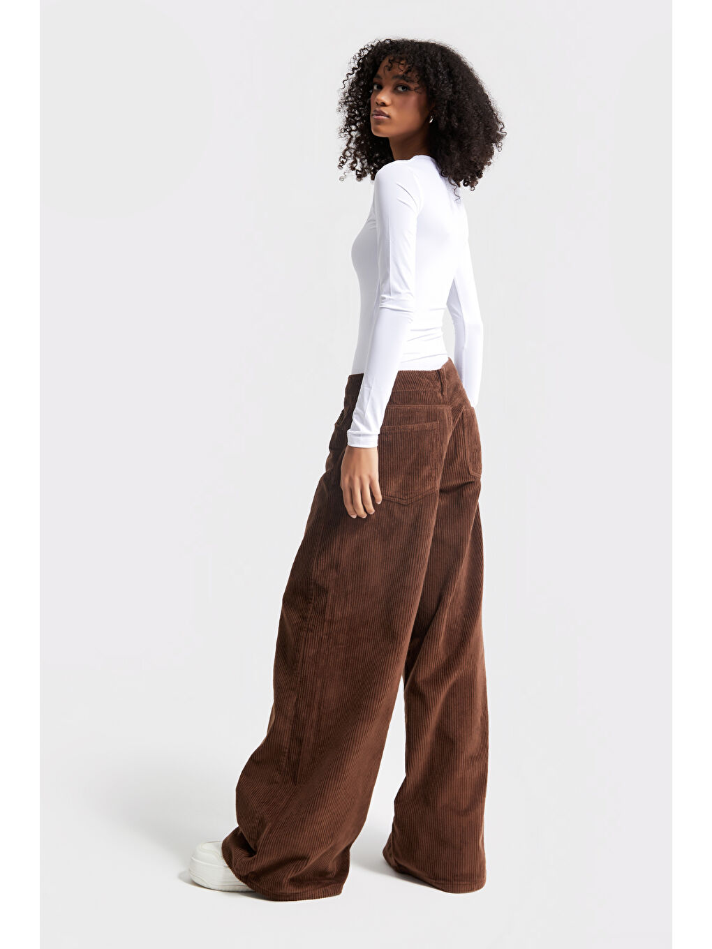 Kahverengi Kadın Taba Renk Hera Kalın Fitilli Kadife Kumaş Palazzo Fit Pantolon-1