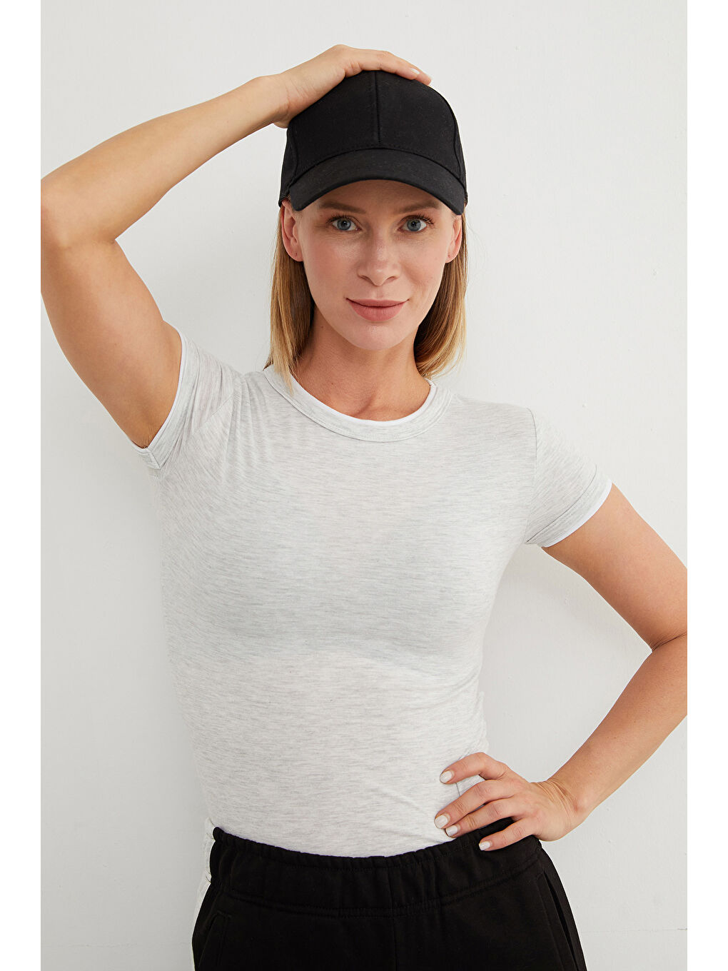 Gri Basic Bisiklet Yaka Biyeli Crop Tişört-1