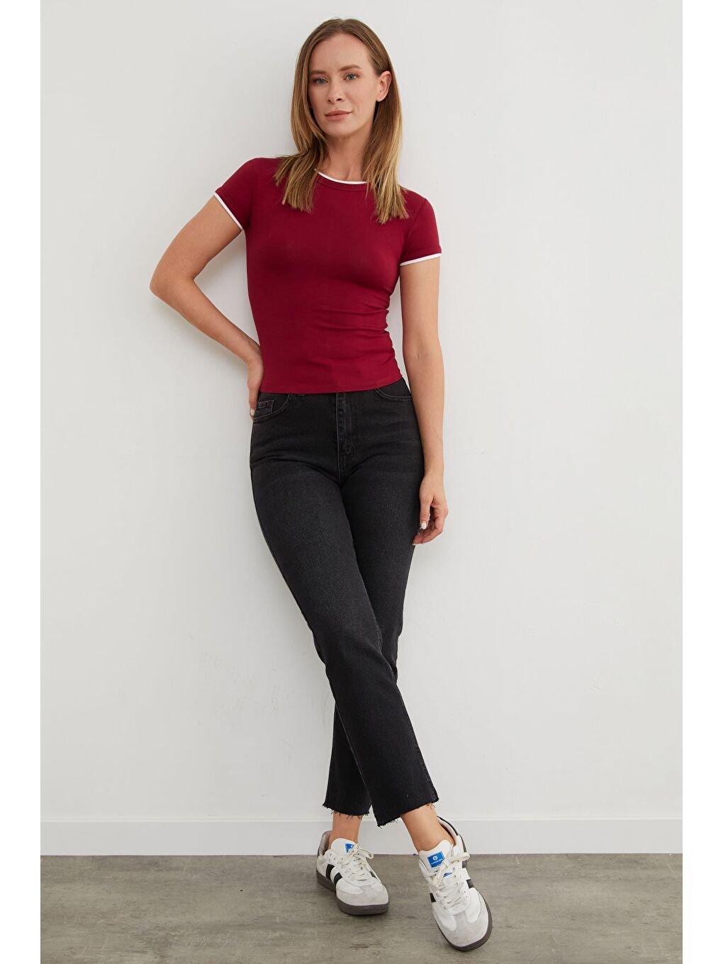 Bordo Basic Bisiklet Yaka Biyeli Crop Tişört-3