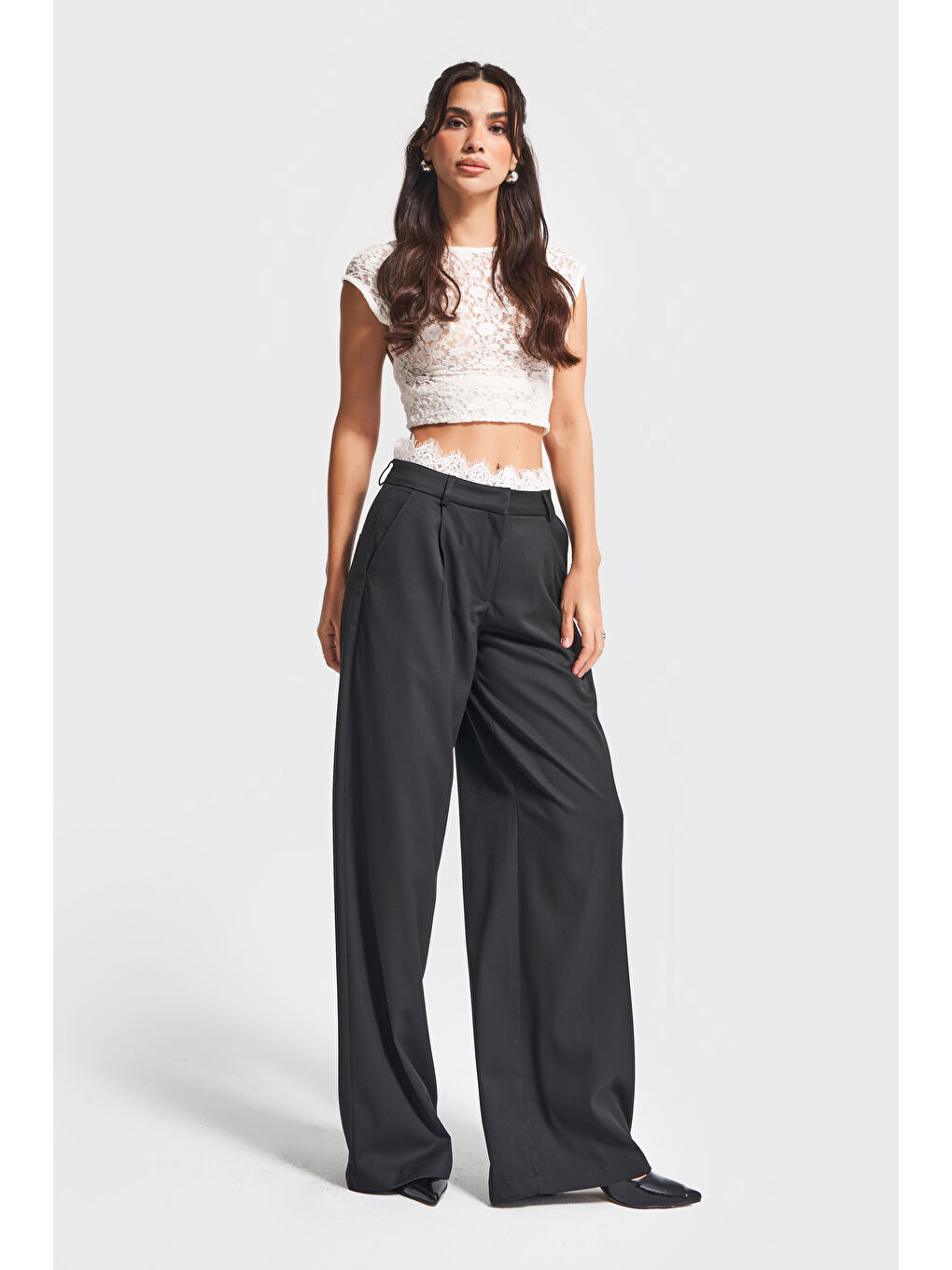 Kadın Siyah Renk w5-1 Palazzo Fit Kemeri Dantel Detaylı Tasarım Pantolon