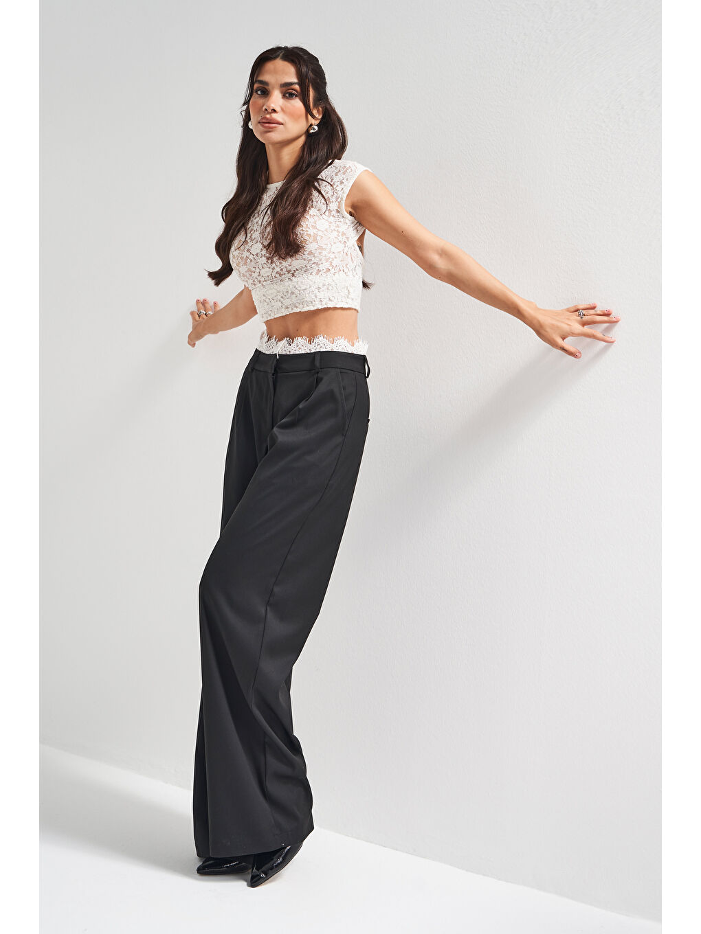 Kadın Siyah Renk w5-1 Palazzo Fit Kemeri Dantel Detaylı Tasarım Pantolon-5